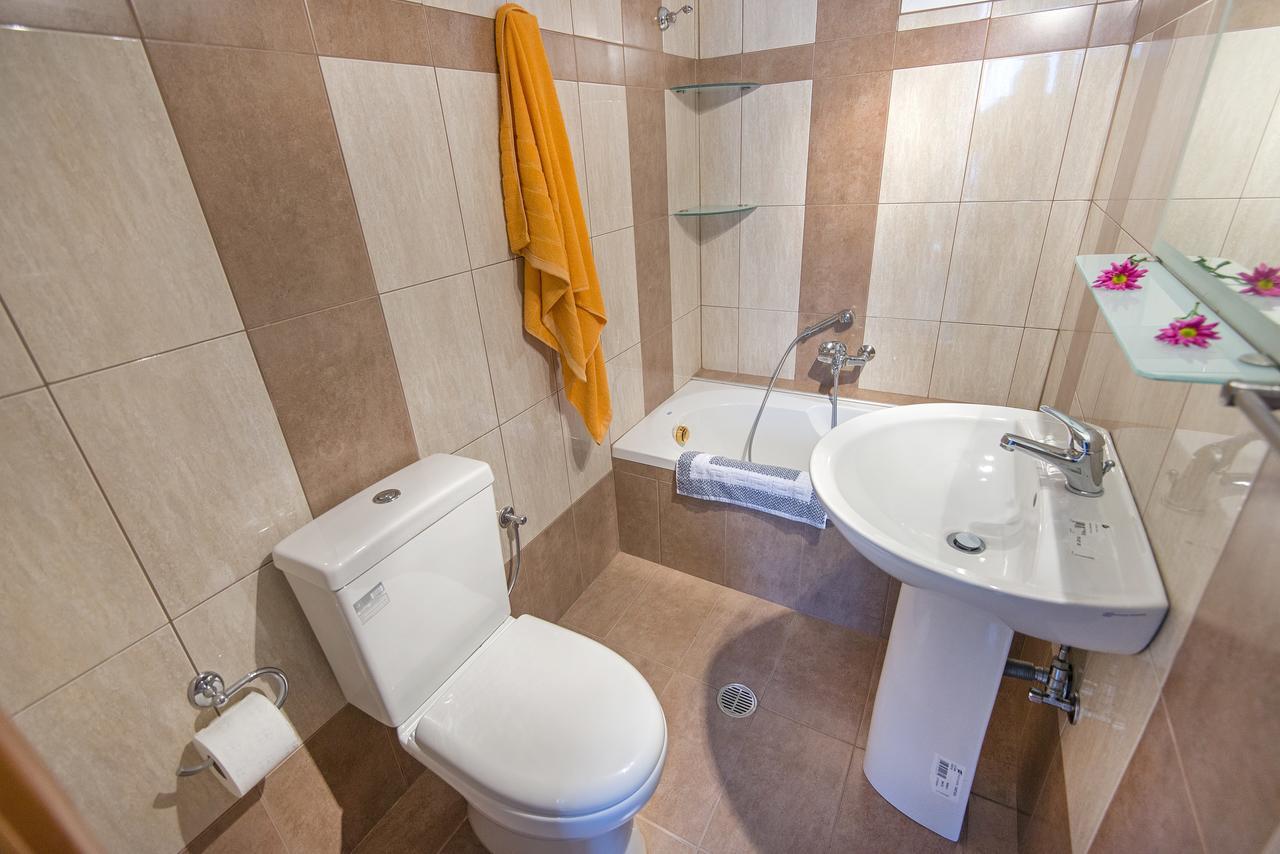 Green Pearl Villa Gennadi Lakhania Bagian luar foto