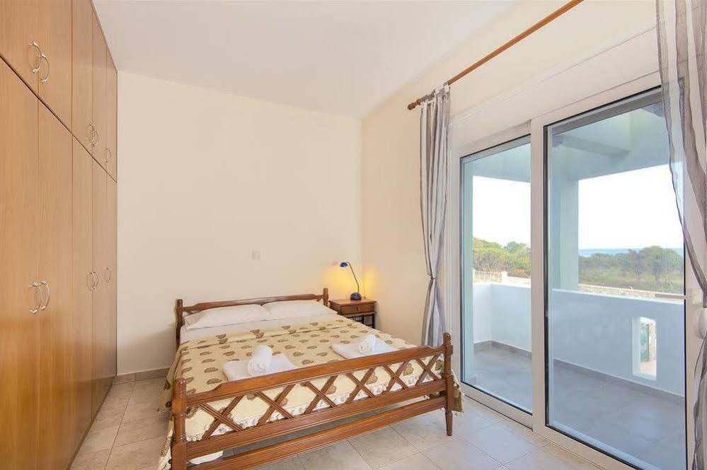 Green Pearl Villa Gennadi Lakhania Bagian luar foto